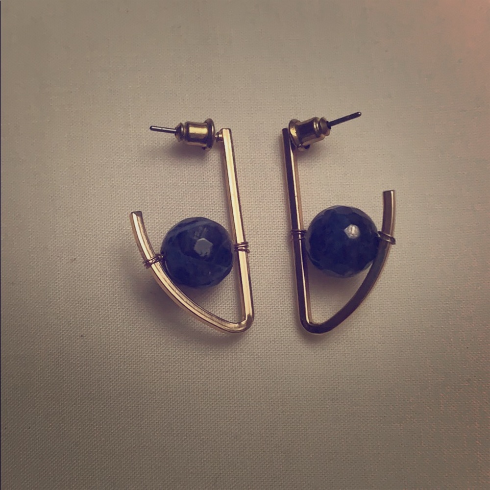 Unique earrings 😍